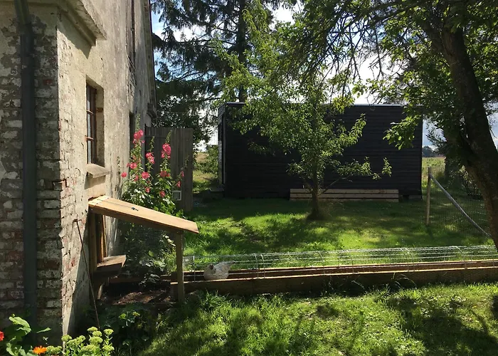 Bed & Breakfast Almegarden 3*